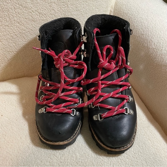 Roots Nordic Black Leather Sherpa Lined 